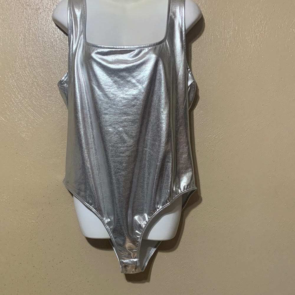 Fashion Nova 2X Silver Metallic Bodysuit NWT